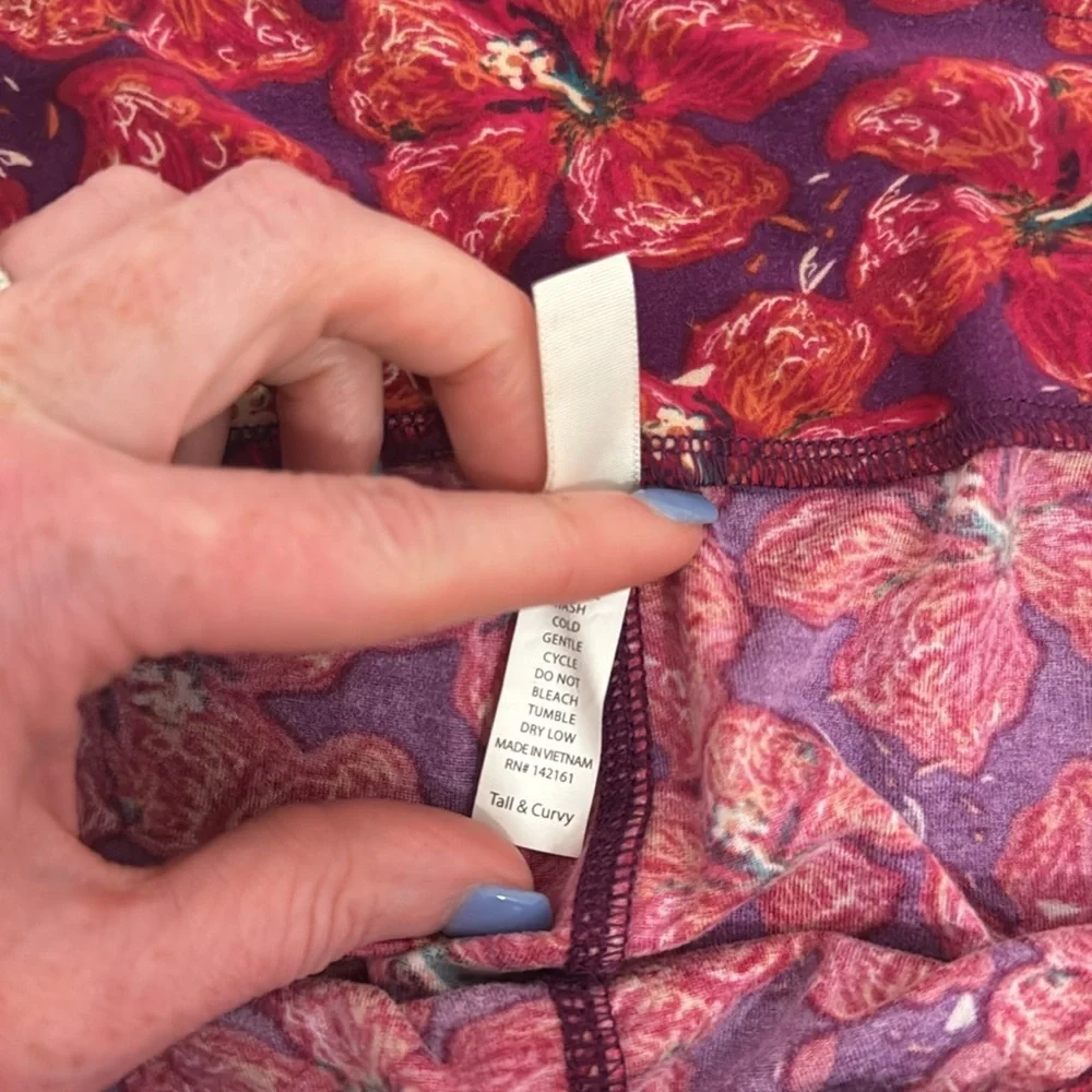 LulaRoe Tall and Curvy Leggings